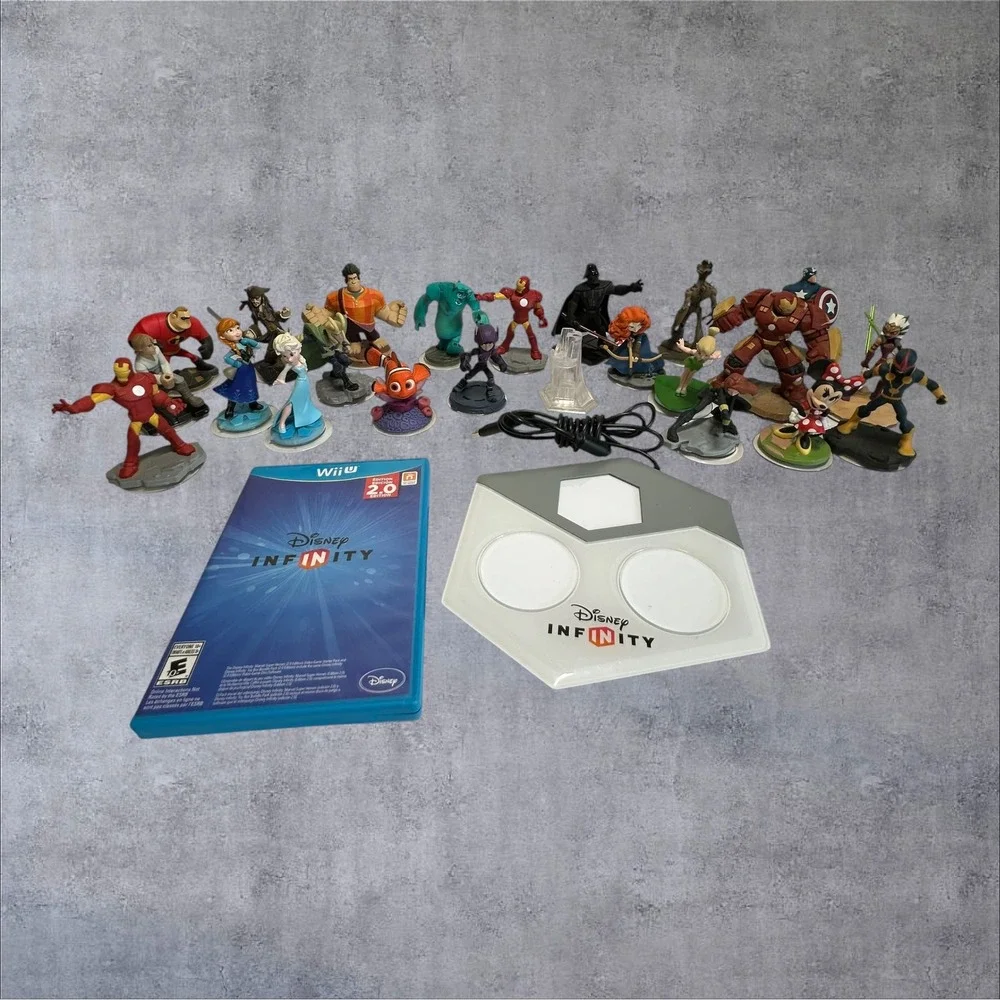 Disney Infinity 2.0 Wii U Game Lot 23 Figures Base Marvel Star‎ Wars Pixar Good